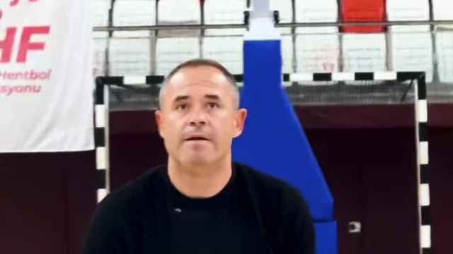 Kırklareli kadın basketbol takımı antrenmanda moral depolarken