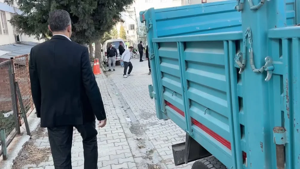 Aydoğdu ve Çınarlı mahallelerinde devam eden yol ve park çalışmaları, belediye başkan yardımcıları tarafından yerinde incelendi.