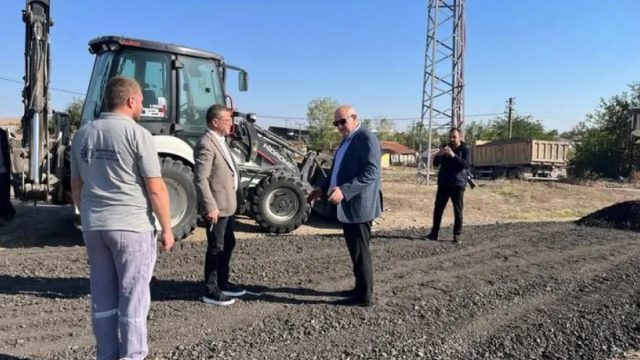 Hayrabolu Ağıllar’da Yol Çalışması Sürüyor