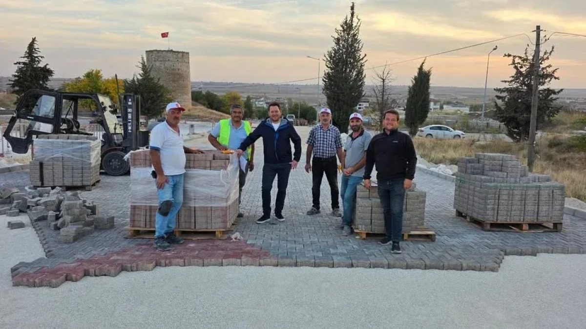 Pınarhisar Hastane Caddesi'nde kilit parke taşı döşeme ve çevre düzenlemesi çalışmaları