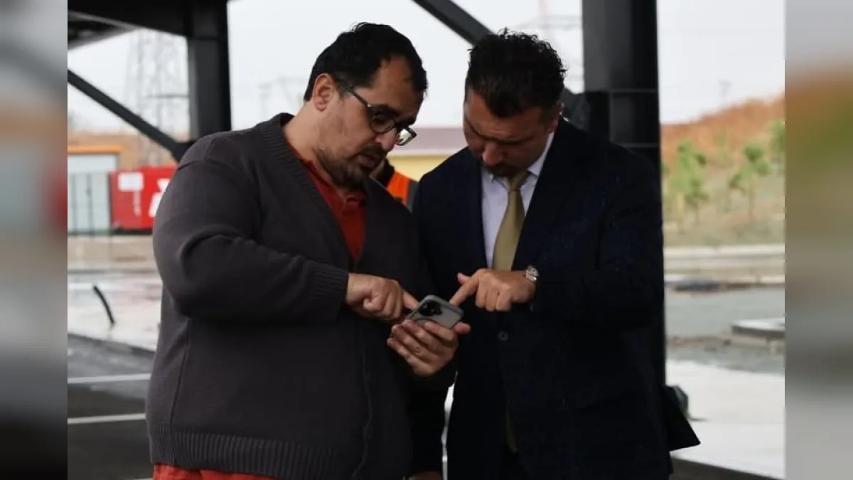 Babaeski YHT Garı'nda inceleme yapan Kaymakam Tamer Orhan ve heyeti