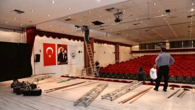 Keşan Tiyatro Salonu’nda Tadilat Başladı
