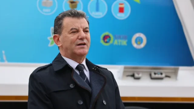 Kapaklı Belediyesi'nin yeni sıfır atık toplama aracı, geri dönüşüm için hizmete hazır.