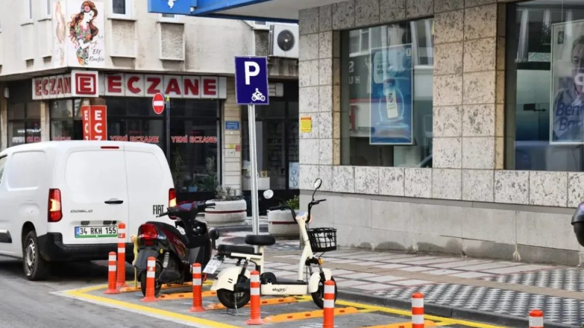 Keşan'da motosiklet park alanları için İsmet İnönü Caddesi'nde yapılan yeni düzenleme