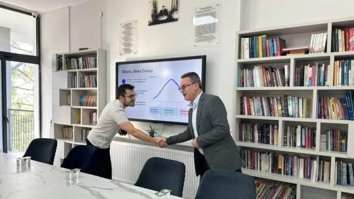 Havsa Belediye Kitap Cafe'de LGS ve YKS öğrencilerine stres yönetimi danışmanlığı etkinliği