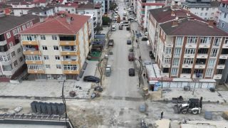 Kapaklı Turgut Özal Caddesi’nde Aydınlatma Montajı Sürüyor