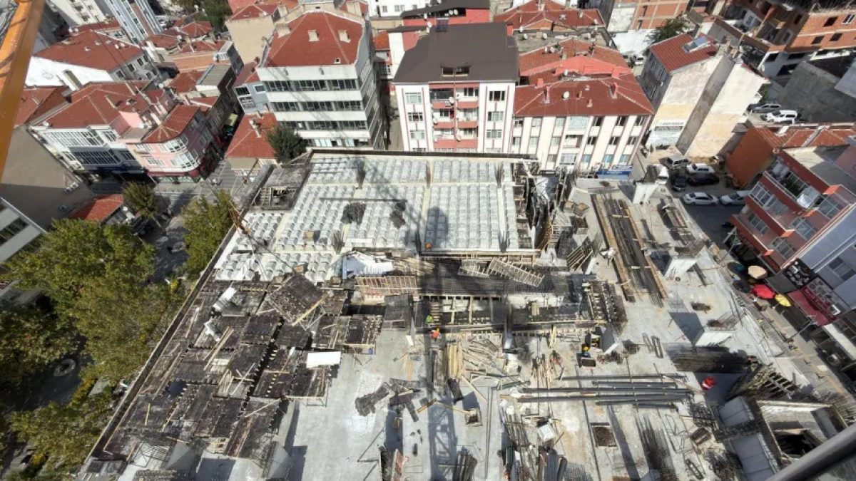 Lüleburgaz Katlı Otopark’ta 3. Kat Tamam