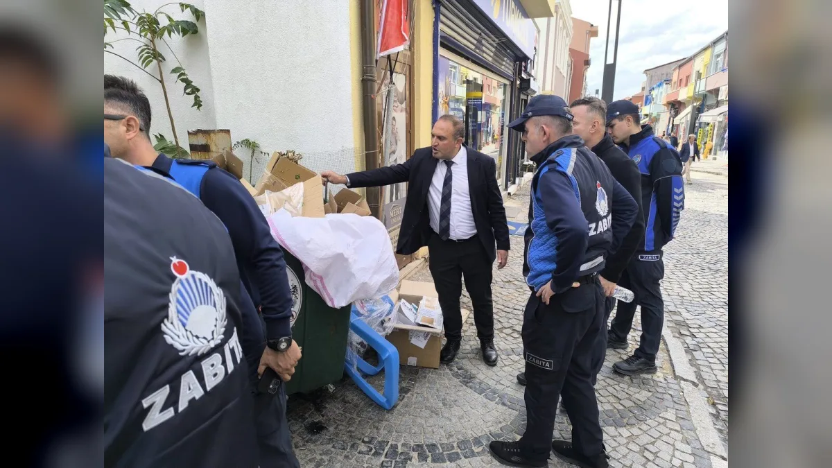 Edirne Belediyesi zabıta ekipleri çarşı ve pazar bölgesinde denetim yapıyor