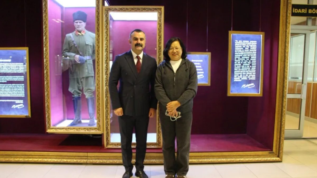 Uzunköprü yatırım istihdam görüşmesinde Tiron AŞ heyeti ve Çinli iş insanları Belediye'de bir arada