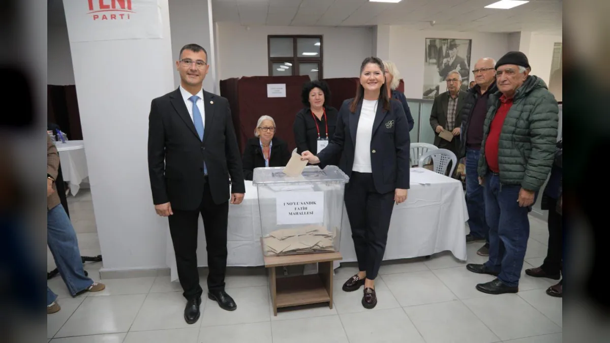 Edirne ön seçiminde YENİ Parti üyeleri sandık başında oy kullanıyor