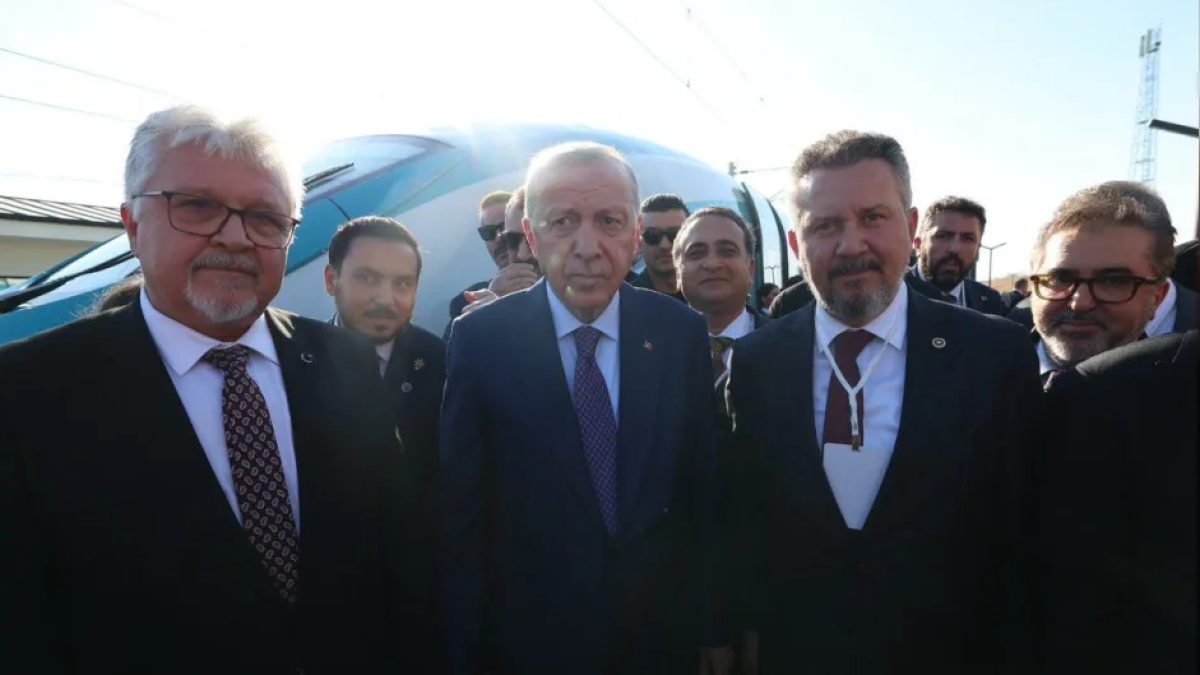 Trakya hızlı tren test sürüşünde Cumhurbaşkanı Erdoğan ve yetkililer