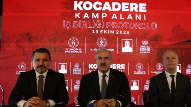 Kocadere Kamp Alanı protokol imza töreninde Vali Ömer Toraman, İsmail Kaşdemir ve Ömer Kalkan