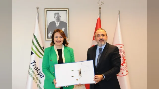 Malkara yapay zeka protokolü imza töreni: Belediye ve Trakya Kalkınma Ajansı yetkilileri
