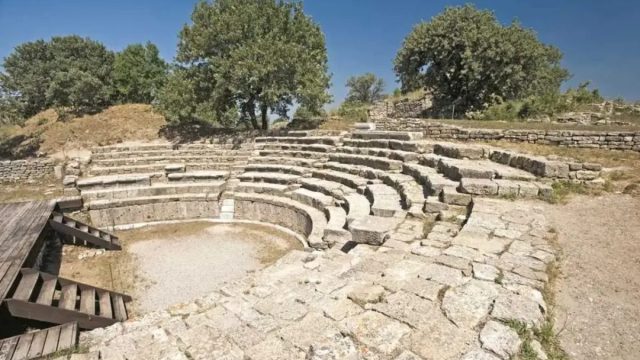 Troya’da 4 bin yıllık sır: 9 katmanlı kent