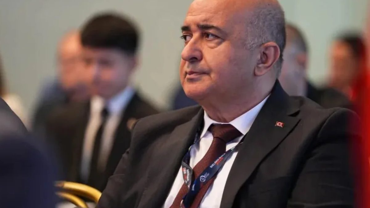Ercüment Taşdemir WKF yönetim kurulu seçimlerinde oy kullanırken
