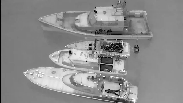 Çanakkale göçmen kaçakçılığı operasyonunda gözaltına alınan şüphelilerin emniyete getirilişi