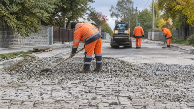 Temsili görsel: Ordu Caddesi'nde mezarlık yolu güzergâhında tamamlanan yol bakım çalışması sonrası düzenlenmiş yol