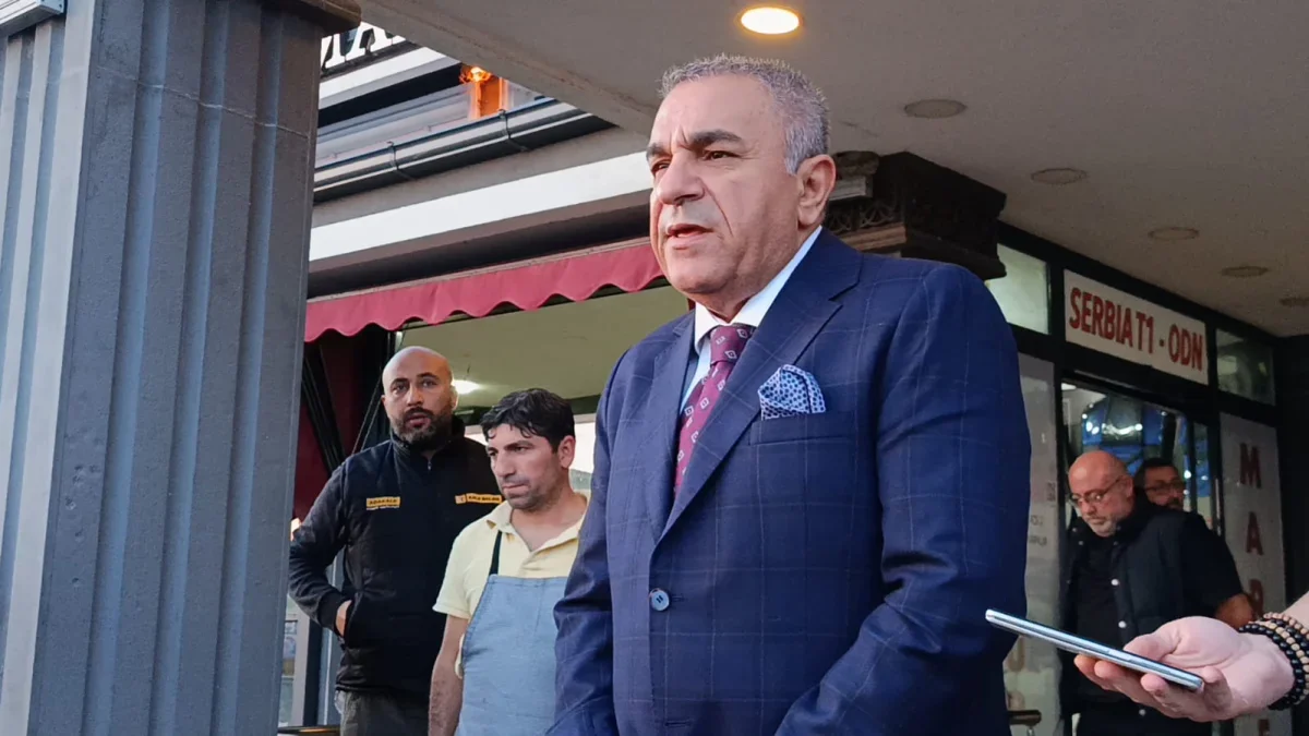 Kapıkule TIR şoförleri eylemi: TIR parkı önünde oturma eylemi yapan sürücüler